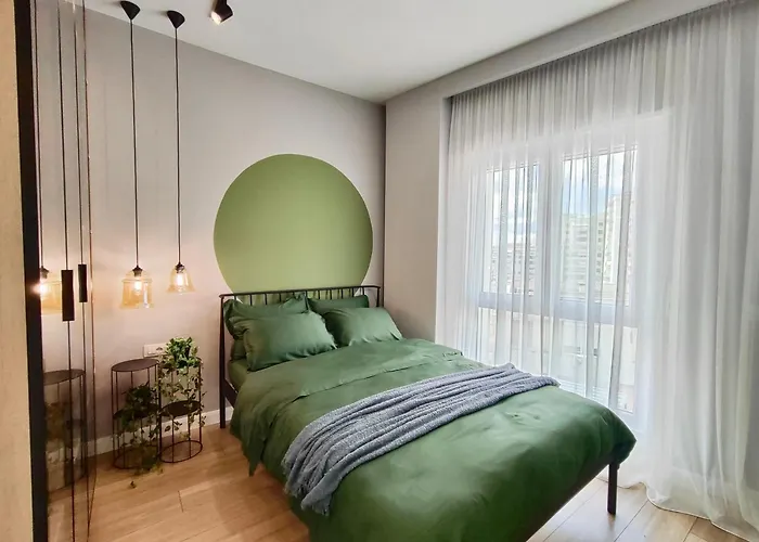 Premium With Parking شقة *